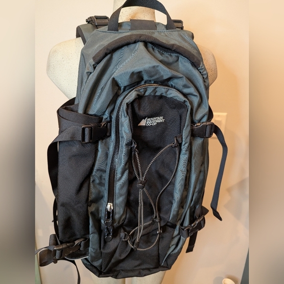 MEC Backpack 45L Capacity Frame Size Long, Black & Green Unisex - Picture 6 of 10